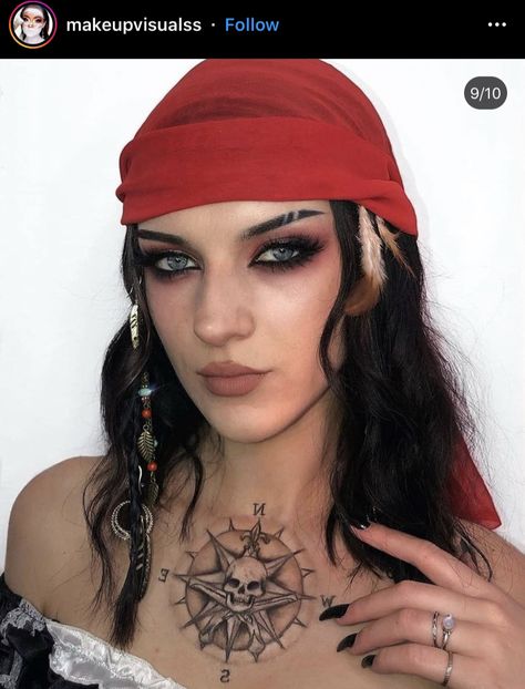 Pirate Makeup, Pirate Hair, Hot Halloween Outfits, Pirate Halloween Costumes, Halloween Makeup Pretty, Pirate Halloween, Cute Couple Halloween Costumes, Halloween Makeup Inspiration, Trendy Halloween Costumes