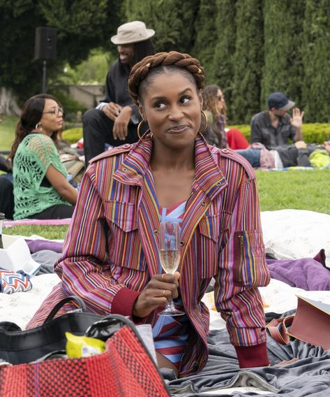 Insecure Season 3, Finale Recap: "Ghost-Like" #refinery29 https://www.refinery29.com/en-us/2018/10/212716/insecure-season-3-episode-8-finale-recap Issa Rae Insecure, Issa Rae Style, Issa Rae Hairstyles, Tv Journal, 3 Hairstyles, Issa Rae, Outfit Png, Tv Fashion, Priyanka Chopra