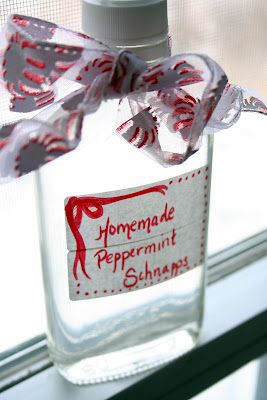 Peach Schnapps Drinks, Homemade Liqueur Recipes, Peppermint Schnapps, Homemade Alcohol, Homemade Liquor, Liquor Recipes, Moonshine Recipes, Liqueurs Recipes, Homemade Wine