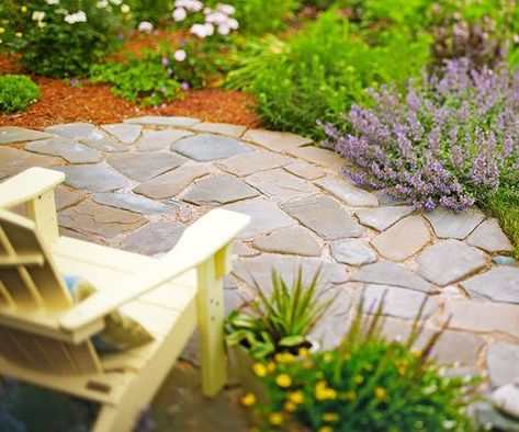 Follow our instructions to create a hard-surface floor in a garden area to make an instant room using pavers, bricks or flagstone. In just six steps you can have an outdoor dining room, reading nook, or favorite gathering spot. #patio #diy #garden #backyard Flagstone Pavers, Pavers Diy, Diy Patio Pavers, Building A Patio, Diy Backyard Patio, Stone Patio, Flagstone Patio, Pergola Garden, Have Inspiration