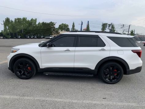 Ford Explorer White, Ford Explorer Aesthetic, White Ford Explorer, Ford Explorer St, Explorer St, Audi Q8, Ford Suv, Ford Explorer Xlt, 2019 Ford Explorer