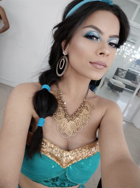 Princess Jasmine Makeup, Jasmine Makeup, Princess Makeup, Princess Jasmine, Pole Dance, Pole Dancing, Aladdin, Dress Up, Halloween