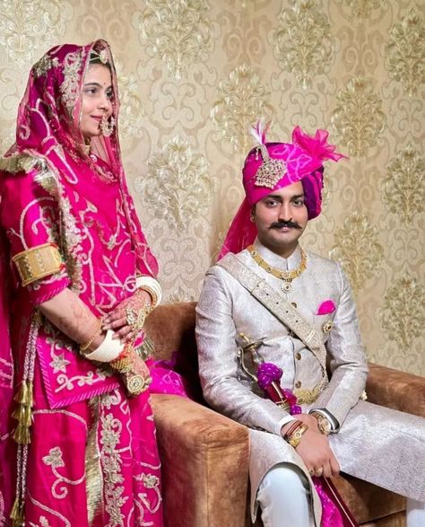 Rajputi Couple Photoshoot, Rajasthani Groom, Rajputi Couple, Rajput Poshak, Groom Wedding Jewellery, Rajputi Culture, New Bridal Dresses, Rajasthani Culture, Fancy Dress Material