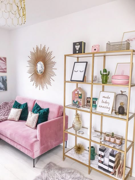 Chic Office Space Modern, White And Gold Lash Room, Dreamy Office Spaces, Girl Kitchen Decor, Rosa Sofa, Mirror Office, Reka Bentuk Bilik Tidur, Cozy Apartment Decor, Office Space Inspiration