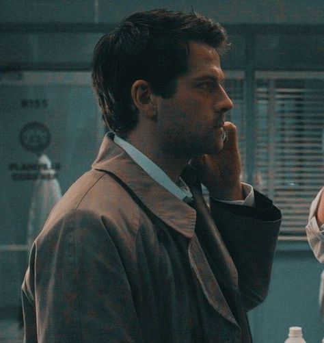 Sam E Dean, Dean Castiel, Spn Memes, Castiel Supernatural, Dean And Cas, Supernatural Wallpaper, Dean And Castiel, Sam And Dean Winchester, Sam Dean