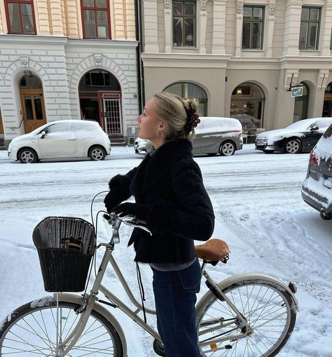 FILIPPA filippzorz MOULIER (@filippzorz) • Instagram photos and videos Winter Inspo, I Love Winter, Snow Angels, Winter Girls, Stockholm Fashion, Winter Fits, Scandi Style, Winter Aesthetic, Cold Season