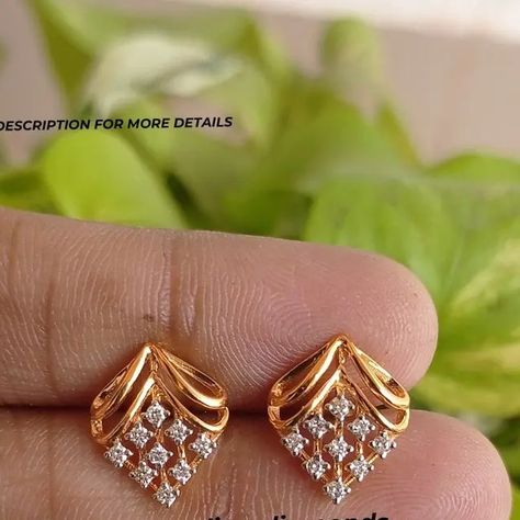 Stud Diamond Earrings Design, Beautiful Earrings Unique, Simple Gold Stud Earrings, Ear Studs Indian Gold For Women, Unique Jewellery Designs, Stone Earrings Gold Indian, Ear Studs Indian Gold, Stone Studs Earrings Gold, Ear Rings For Women In Gold