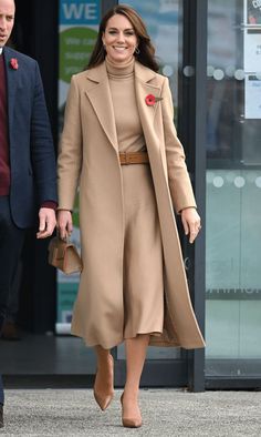 Kate Middleton Stil, European Fashion Winter, Kate Middleton Style Outfits, Düşes Kate, Camel Coat Outfit, Looks Kate Middleton, Kate Middleton Outfits, Princess Kate Middleton, Middleton Style