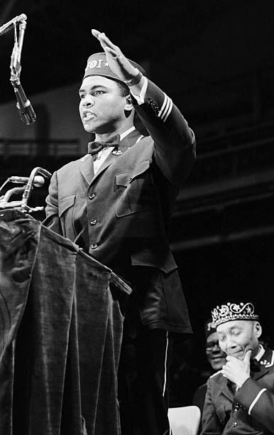 Giving Speech, Nation Of Islam, Elijah Muhammad, Louis Farrakhan, Deep In Thought, Mohamed Ali, Muhammed Ali, Black Leaders, Mohammed Ali