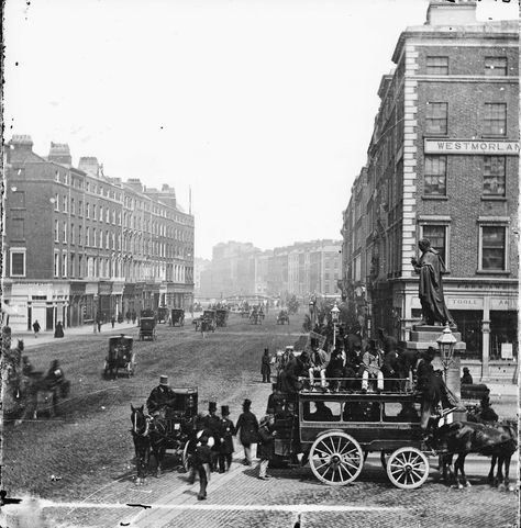 Vintage Photos of Street Life of Ireland from the 19th Century Dublin Street, Ireland History, Ireland Landscape, Ireland Vacation, Kingdom Of Great Britain, Dublin City, Irish History, Horse Drawn, Dublin Ireland