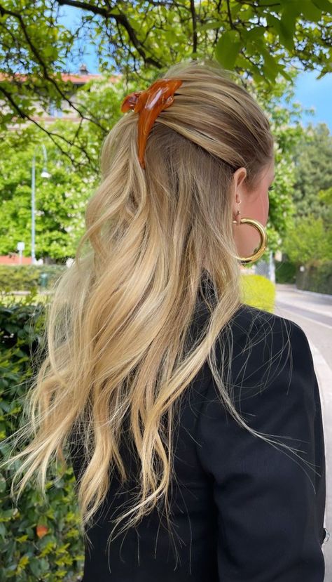 Summer Blonde Hair, Balayage Blonde, A Ponytail, Honey Blonde Hair, Blonde Hair Inspiration, Blonde Hair Looks, Hair Stylies, Hair Inspo Color, Blonde Balayage