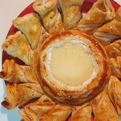 Baked Camembert in Puff Pastry - Europe Dishes Camembert Cheese Recipes Puff Pastries, Camamber Cheese Baked Recipe, Baked Camembert Puff Pastry, Camembert Puff Pastry, Camembert Cheese Recipes, Camembert Recipe, Baked Camembert Recipe, Kamado Joe Recipes, Camembert Recipes