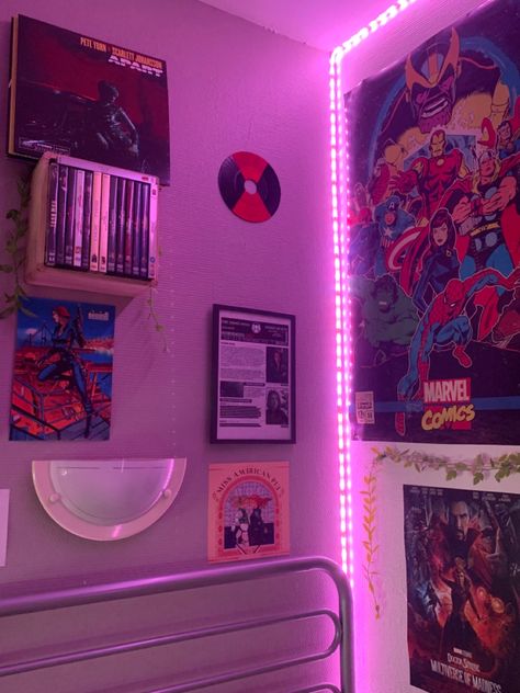 Marvel Themed Room Aesthetic, Marvel Bedroom Aesthetic, Marvel Room Aesthetic, Marvel Themed Room, Marvel Room Decor, Marvel Bedroom, Marvel Room, Marvel Aesthetic, Marvel Clothes