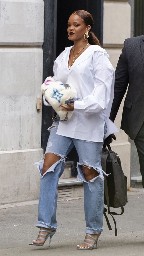 Italian Street Style, Berlin Street Style, Rihanna Street Style, Gigi Hadid Street Style, Looks Rihanna, European Street Style, Kendall Jenner Street Style, Rihanna Outfits, Rihanna Looks