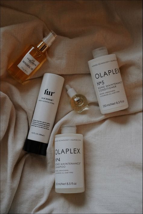 Olaplex hair care, fur oil, curl smith hair oil, products for naturally curly hair Hair Care Olaplex, Haircare Aesthetic Curly, Curly Hair Product Aesthetic, Mr Smith Hair Products, Olaplex Curly Hair, Hair Essentials Aesthetic, Curl Products Aesthetic, Healthy Hair Goals, Curly Hair Vision Board