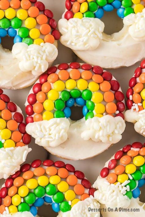 Healthy Kids Snacks Easy, Rainbow Pizza, Donut Decorating Ideas, Rainbow Donut, Rainbow Frosting, Candy Rainbow, Mini Doughnuts, Donut Birthday Parties, Rainbow Food