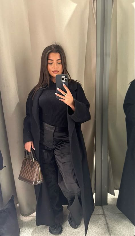 Baddie Luxury Outfits, Dubai Fits, Lazy Fall Outfits, Mode Zara, Casual Outfit Inspiration, Trending Pins, Modesty Fashion, Neue Outfits, Stylish Work Outfits