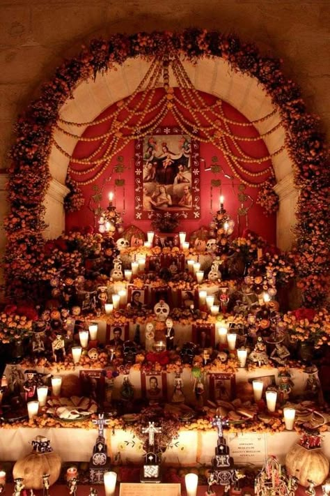 Mexican Altar, Dia De Los Muertos Decorations Ideas, Mexican Market, Day Of The Dead Party, Bar Aesthetic, Moon Kingdom, Mexican Culture Art, Day Of The Dead Art, Hispanic Culture