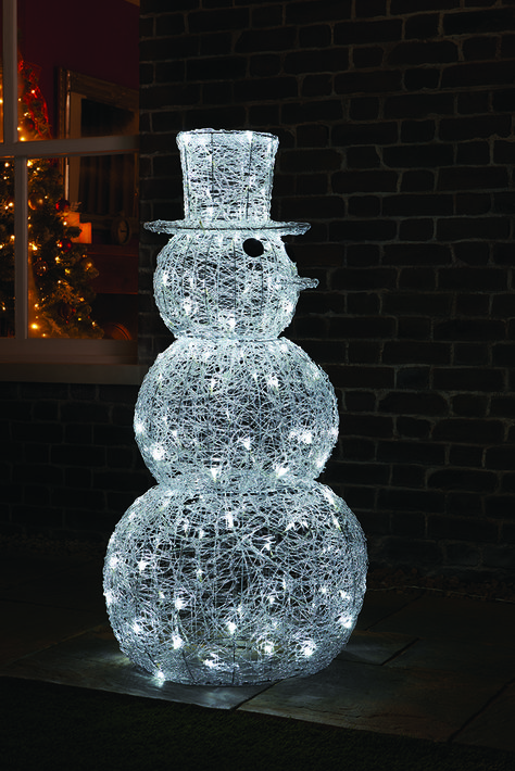 Large Outdoor Christmas Decorations Diy Winter Wonderland, Diy Outdoor Christmas Decorations Yard Snowman, Diy Christmas Light Sculpture, How To Make Outdoor Snowman Decoration, Outdoor Christmas Figures, Outdoor Lighted Snowman, Snowman Outdoor Decorations, Christmas Balloon Decorations, Affordable Christmas Decorations