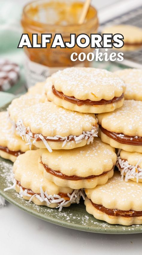 Alphajores Recipe, Alfajores Recipe Argentina, Silvanas Recipe, Mexican Christmas Cookies, American Cookies Recipe, Alfajores Recipe, American Sandwich, Oatmeal No Bake Cookies, Little Sunny Kitchen