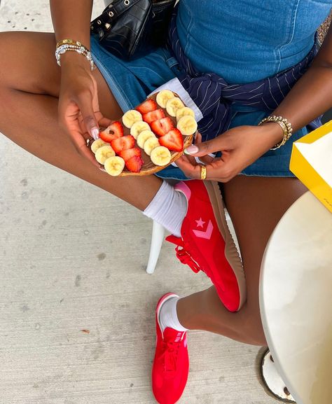 A pop of red with the new @converse Run Star Trainer🍒my new summertime go-to #conversepartner shop the link in bio!😚 Trainers Outfit, Nyc Summer, Converse Run, Red Converse, Pop Of Red, Converse Run Star, Summer Shoe, New Converse, Outfits With Converse