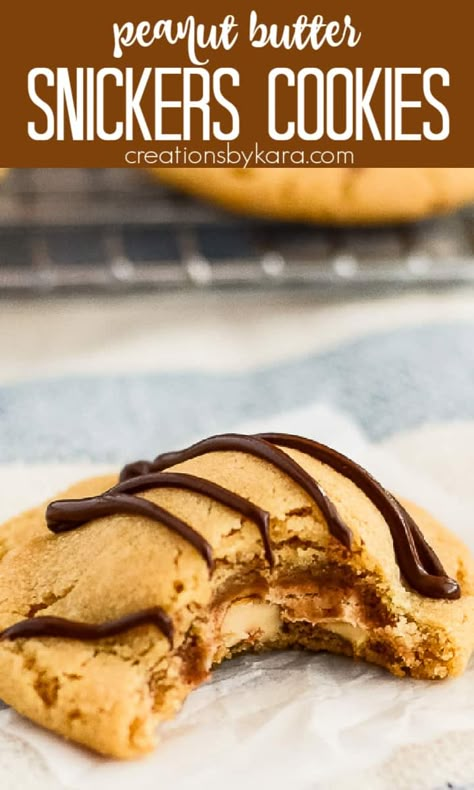 Snickers Cookies Recipes, Peanut Butter Snickers, Snickers Cookies, Oatmeal No Bake Cookies, Candy Bar Cookies, Snickers Candy Bar, Chewy Peanut Butter Cookies, Peanut Butter Candy, Peanut Butter Cookie