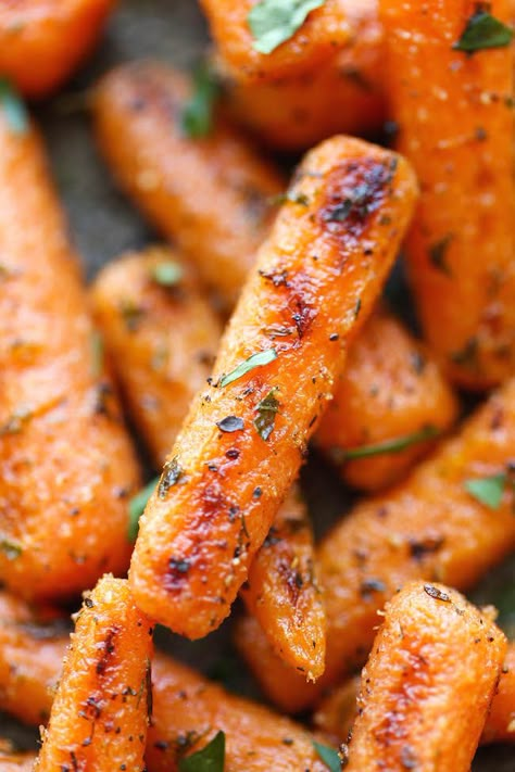 Easy Ranch Baby Carrots - Made with homemade Ranch seasoning and roasted to crisp-tender perfection. And all you need is 5 min prep and one pan. How easy! Cooked Vegetable Recipes, Spiral Vegetable Recipes, Vegetable Korma Recipe, Fresh Vegetable Recipes, Yummy Vegetable Recipes, Homemade Ranch Seasoning, Vegetable Casserole Recipes, Easy Vegetable Side Dishes, Homemade Ranch