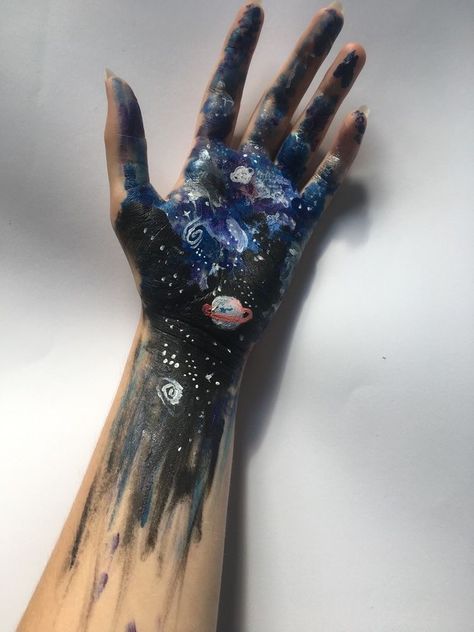 Space And Stars, Artist Aesthetic, Hand Art, The Palm, Body Painting, Face Painting, Aesthetic Art, Hình Xăm, Aurora