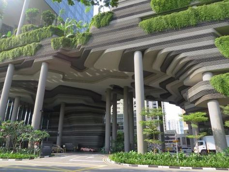 Neo Architecture, Bloxburg Mall, Super Trees Singapore, Architecture In Singapore, Park Royal Singapore, Parkroyal Singapore, Singapore Sustainable Architecture, Singapore Park Royal Hotel, Singapore Green Building