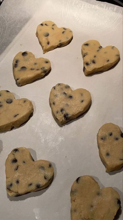 Homemade Cookies Aesthetic, Making Cookies Aesthetic, Cookies Astethic, Heart Shaped Chocolate Chip Cookies, Shaped Chocolate Chip Cookies, Cookie Aesthetic, Aesthetic Cookies, Cookies Aesthetic, Heart Shaped Food