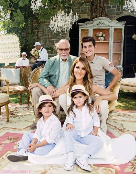 Celine, you truely do have an angelic presence................. Celine Dion Kids, Celine Dion Husband, Rene Charles Angelil, Céline Marie Claudette Dion, Disney Up, Celebrity Families, Celebrity Moms, Interesting People, Family Affair