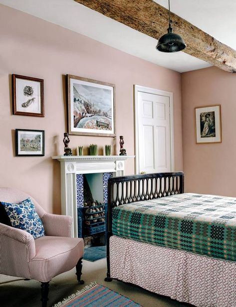 Spare room English Country Bedroom, Cottage Bedroom, Country Bedroom, Farmhouse Bedroom Decor, Hereford, Spare Bedroom, Design Del Prodotto, Pink Bedroom, Bedroom Paint