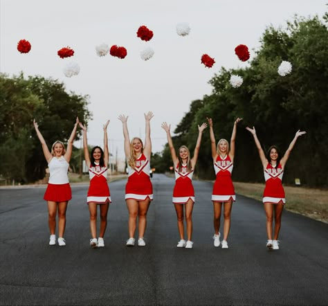 Cheer Squad Pictures, Cheer Photoshoot, Cheer Goals, Cheer Moves, School Spirit Posters, Cheer Aesthetic, Cheer Photos, Cheer Photography, Cheer Pics