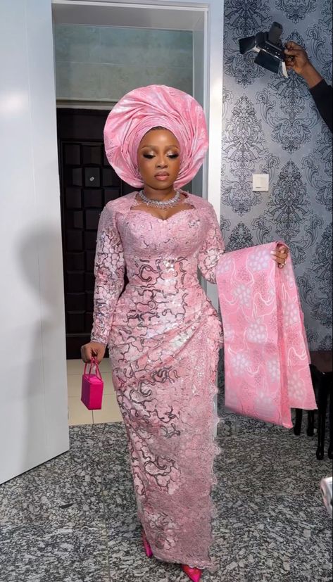 Cord Lace Gown Styles Aso Ebi, Cord Lace Gown Styles, Lace Styles For Wedding, Nigerian Lace Dress, Aso Ebi Lace Styles, Boubou Styles For Women, Nigerian Lace Styles Dress, Nigerian Lace Styles, African Attire Dresses