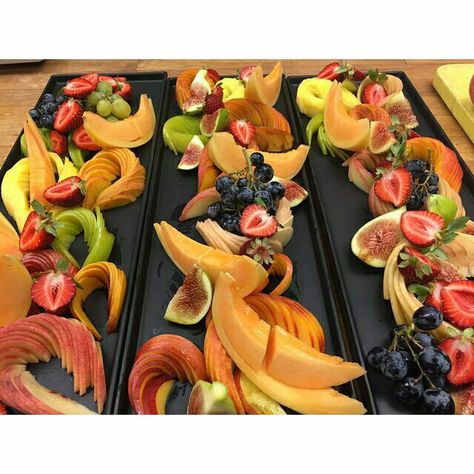 Fruit Desserts Easy, Hotel Bel Air, Easy Apple Pie, Fruit Dessert Recipes, Charcuterie And Cheese Board, Fruit Box, Fruit Cups, New Fruit, Fruit Breakfast