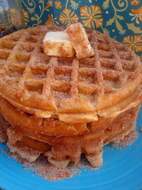 chica chocolatina: Churro Waffles Churro Waffles, French Toast Waffles, Waffle Iron Recipes, Fatty Foods, Waffle Maker Recipes, Breakfast Specials, Waffles Recipe, Pumpkin Waffles, Leslie Knope