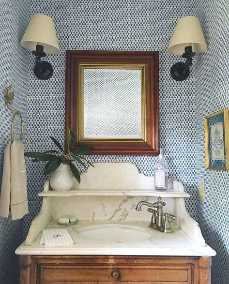 We 💙 this snap by @curiousdetails of this jewel-box powder room decorated by the one and only @meredithellis with our Burmese in blue paper… Backsplash Shelf, Classic Style Interior Design, Classic Style Interior, Vintage Feeling, Interior Vintage, Vanity Design, Marble Vanity, Flipping Houses, Towel Ring