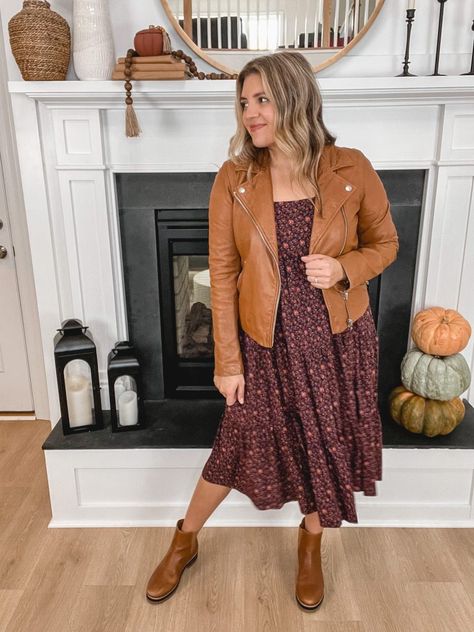 Chelsea Boots And Dress Outfit, Lug Sole Chelsea Boots Outfit, Brown Chelsea Boots Outfit, Chelsea Boot Outfits Women, Ankle Boots Outfit Fall, Brown Leather Jacket Outfit, Tan Chelsea Boots, Brown Suede Chelsea Boots, Chelsea Boots Dress