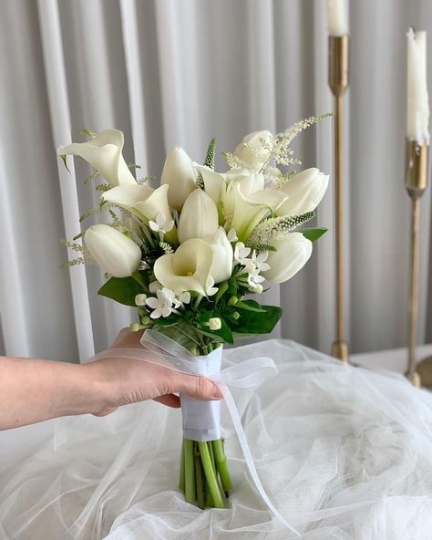 Calle Lily Wedding Bouquet, White Wisteria Bouquet, Simple Floral Bouquets, Mini Bridal Bouquet, Micro Bouquet, Tulip Bridal Bouquet, Bouquet For Bride, Elegant Bridal Bouquets, Lily Bridal Bouquet