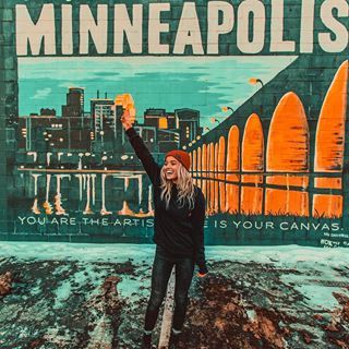 minneapolis vibes ✌🏼🧡🌇 Dreaming Outloud, Hailey Miller, Indie Aesthetic, Insta Models, World View, Fit Check, Travel Lifestyle, Minneapolis, Wall Painting