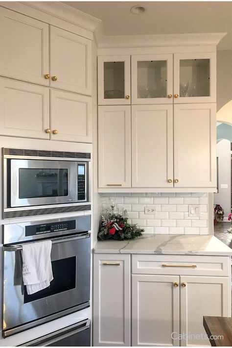 Large White Kitchen with Brushed Gold Hardware and Fixtures - Cabinets.com Shaker Cabinets Kitchen, Large White Kitchen, Gold Kitchen Hardware, Frameless Kitchen Cabinets, Blue Kitchen Walls, Kitchen Soffit, Florida Kitchen, White Shaker Kitchen, Classic White Kitchen