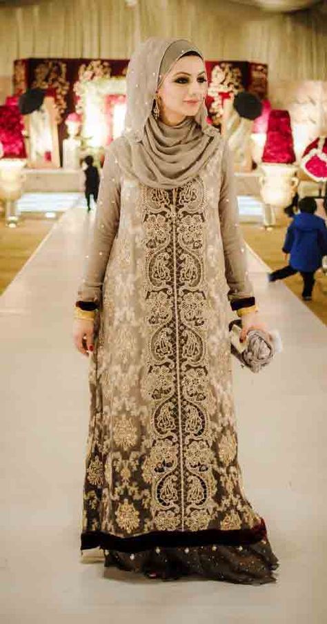 latest designer hijab collection new eid party hijab style 2017 Christmas Outfit Ideas For Women Party, Desi Hijabi, Dupatta Setting, Hijab Brides, Wedding Hijab Styles, Bridal Hijab Styles, Pakistani Traditional, Bridal Hijab, Pakistani Style