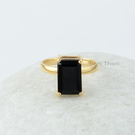 Black Stone Ring Women, Silver Gemstone Rings, Fashion Jewelry Necklaces Gold, Ring Rectangle, Buy Gold Jewelry, Black Stone Ring, Minimalist Accessories, Buy Jewellery Online, Bangles Design