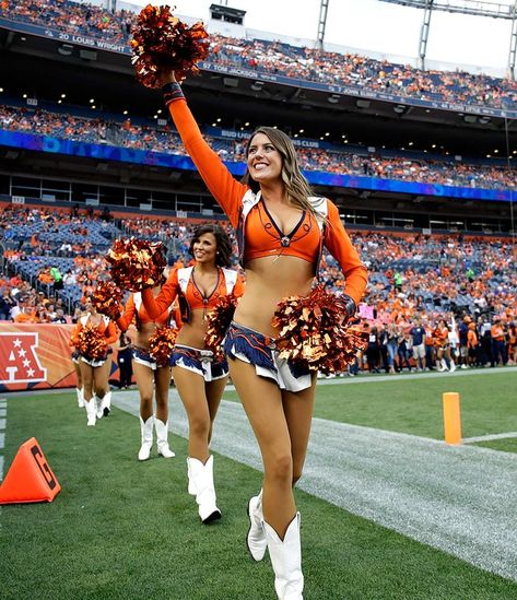 Denver Broncos Sports Announcer, Denver Broncos Cheerleaders, Bc Lions, Broncos Cheerleaders, Denver Bronco, Cheerleading Team, Cheer Leaders, Anna Faris, Professional Dancer