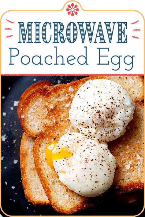 Microwave Poached Eggs, Poached Eggs Microwave, Easy Poached Eggs, Poached Egg Recipe, How To Make A Poached Egg, Perfect Poached Eggs, Microwave Eggs, Lunch Salad, Eggs Breakfast