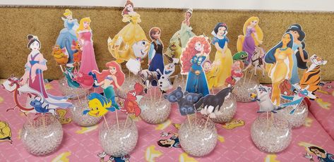 Princess Party Table Centerpieces, Disney Princess Centerpieces Diy, Princess Centerpieces Diy, Princess Party Centerpieces, Disney Princess Centerpieces, Royal Fiveness, Party Centerpieces Diy, Princess Centerpieces, Disney Princess Birthday Party