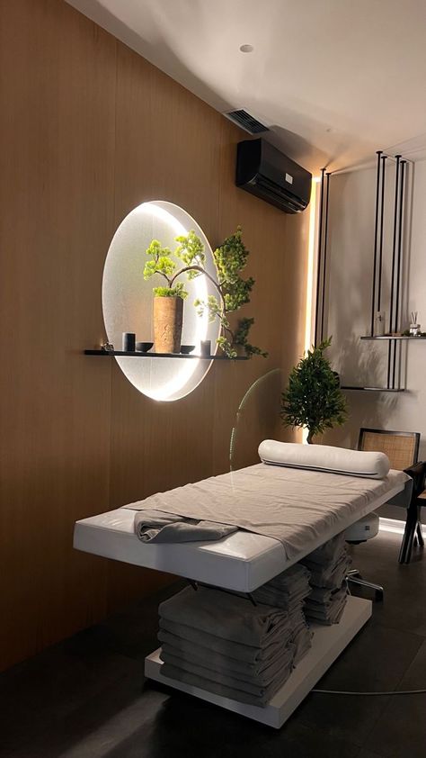 Massage Astetic, Massage Decor Ideas, Massage Asthetic Pic, Spa Vibes Aesthetic, Spa Owner Aesthetic, Spa Astethic, Massage Aesthetic Spa, Cosmetology Room, Summer Manicure Colors