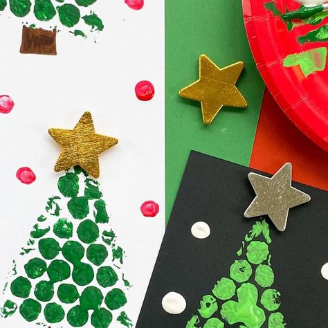 3,901 likes, 153 comments - abcdeelearning on November 30, 2022: "Bubble Wrap Trees 🎄 follow @abcdeelearning for more kids crafts 🎄Thanks to @montessorifro..." Diy Classroom Decorations, Preschool Christmas Crafts, Christmas Card Art, Diy Classroom, Preschool Christmas, November 30, Tree Shapes, Construction Paper, Kid Crafts