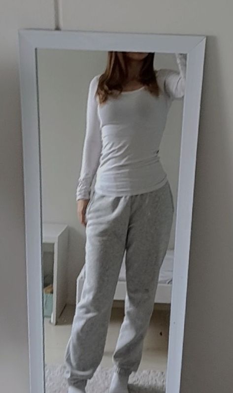 Basic outfit
Aesthetic outfit
Chill outfit
Home outfit
Grey sweatpants Outfits With Gray Sweatpants, Grey Sweatpants Outfit Aesthetic, Sweatpants Outfit Girl, Grey Sweatpants Outfit Women, Outfit Grey Sweatpants, Outfits With Grey Sweatpants, Grey Sweats Outfit, Basic Outfit Aesthetic, Sweatpants Outfit Women