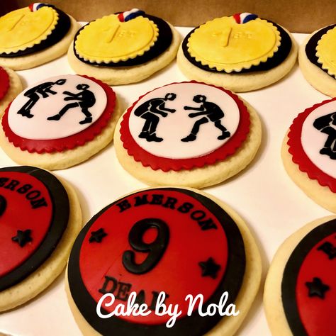 Wrestling cookies for the gold medalist... #cookiedecorating #fondantcookies #marshmallowfondant #youthwrestling #wrestlingcookies #decoratedcookies Wrestling Cookies High School, Wrestling Cookies, Wrestling Cookies Decorated, 40th Birthday Wrestling Theme, Wrestling Theme Cake, Wwe Birthday Cookies, Wrestling Ring Cake, Large Forehead Hairstyles, Wrestling Mat